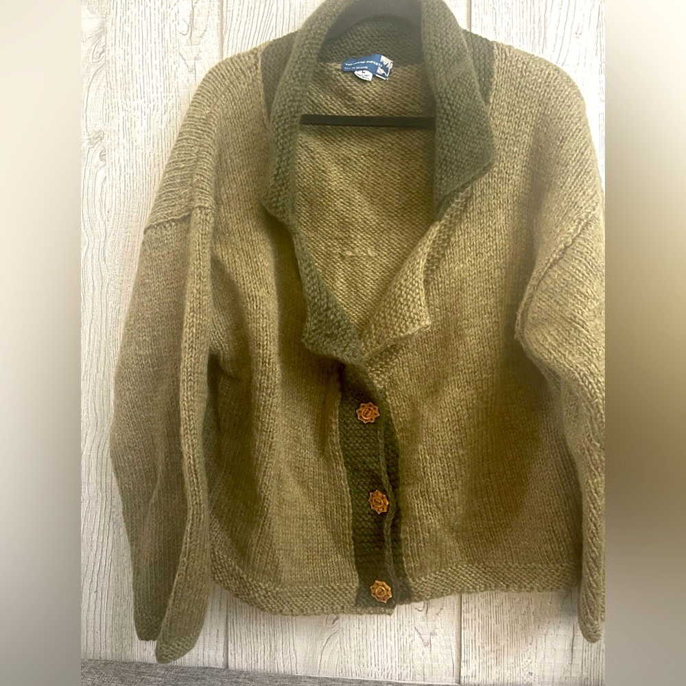 Vagabond Imports olive green cropped wool cardigan sweater size large